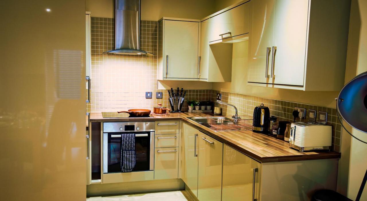 Superb City Center 1 Or 2 Bedroom Apts King Bed سوثامبتون المظهر الخارجي الصورة