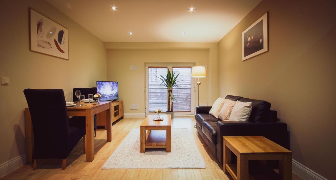 Superb City Center 1 Or 2 Bedroom Apts King Bed سوثامبتون المظهر الخارجي الصورة