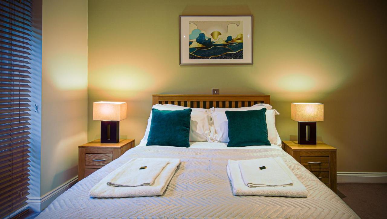 Superb City Center 1 Or 2 Bedroom Apts King Bed سوثامبتون المظهر الخارجي الصورة