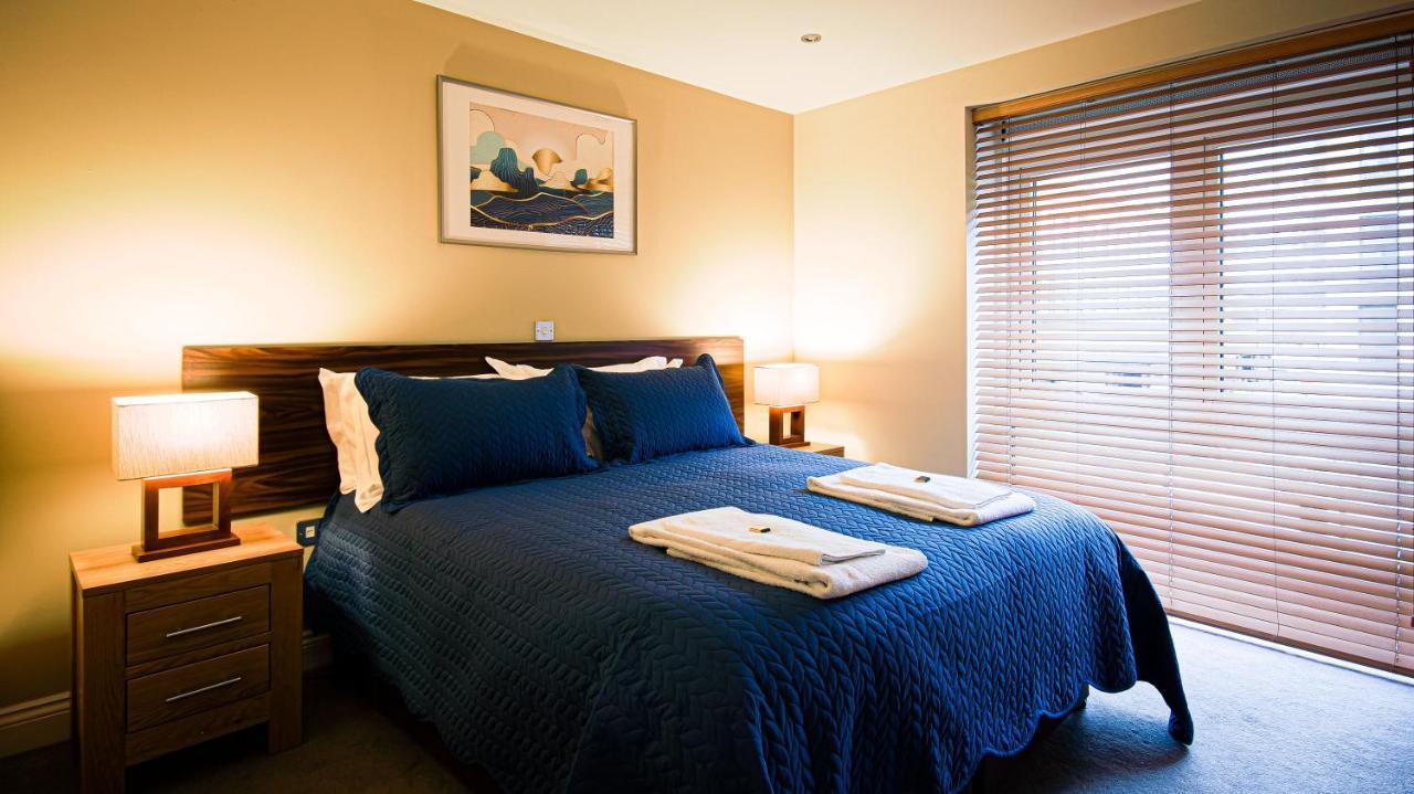 Superb City Center 1 Or 2 Bedroom Apts King Bed سوثامبتون المظهر الخارجي الصورة