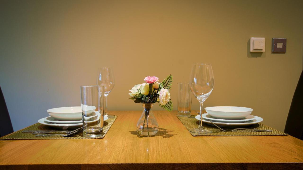 Superb City Center 1 Or 2 Bedroom Apts King Bed سوثامبتون المظهر الخارجي الصورة