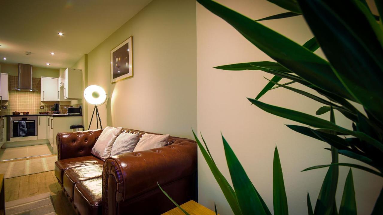 Superb City Center 1 Or 2 Bedroom Apts King Bed سوثامبتون المظهر الخارجي الصورة