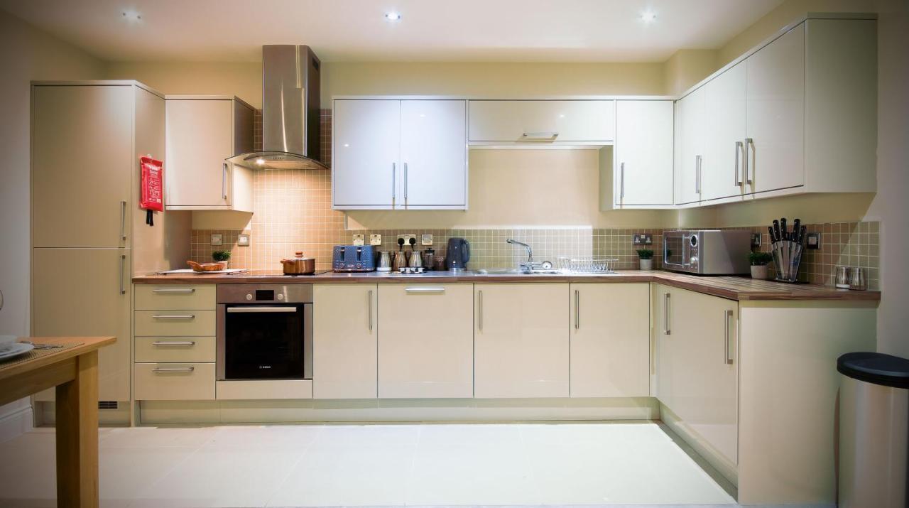 Superb City Center 1 Or 2 Bedroom Apts King Bed سوثامبتون المظهر الخارجي الصورة