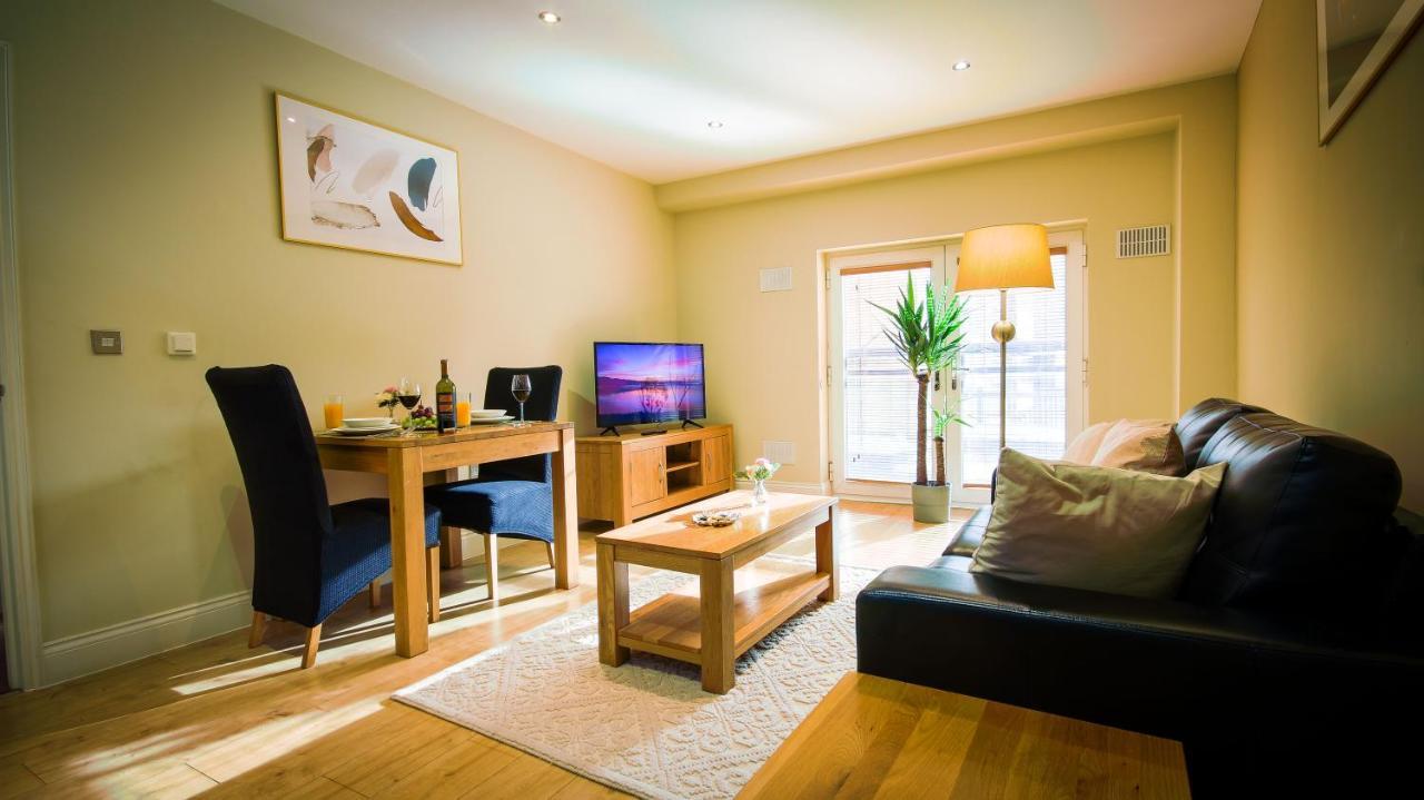 Superb City Center 1 Or 2 Bedroom Apts King Bed سوثامبتون المظهر الخارجي الصورة